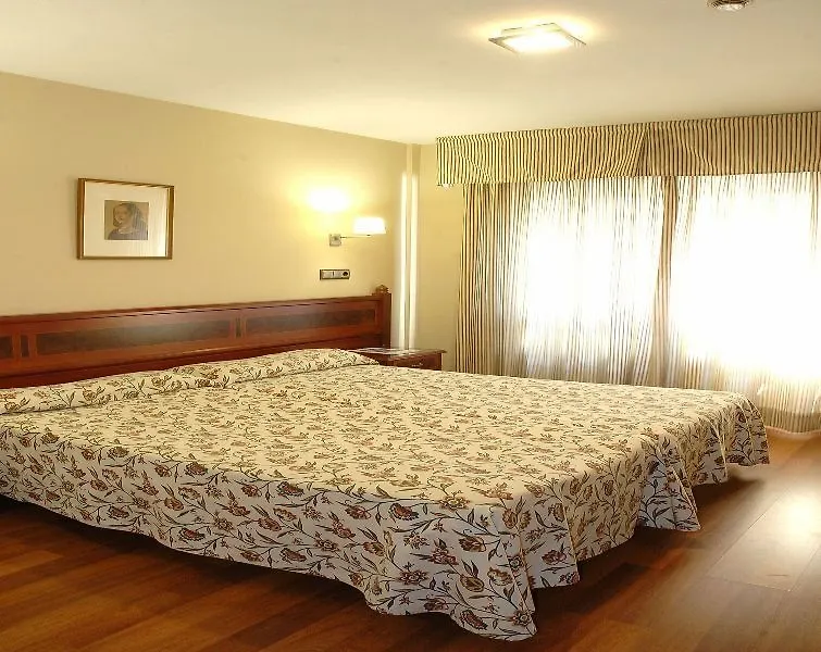 Reyes Catolicos Hotel Seville 3*,